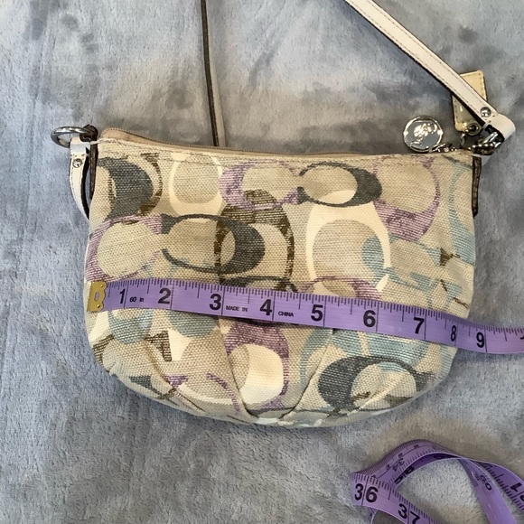 Coach cute little sling bag - Picture 5 of 7